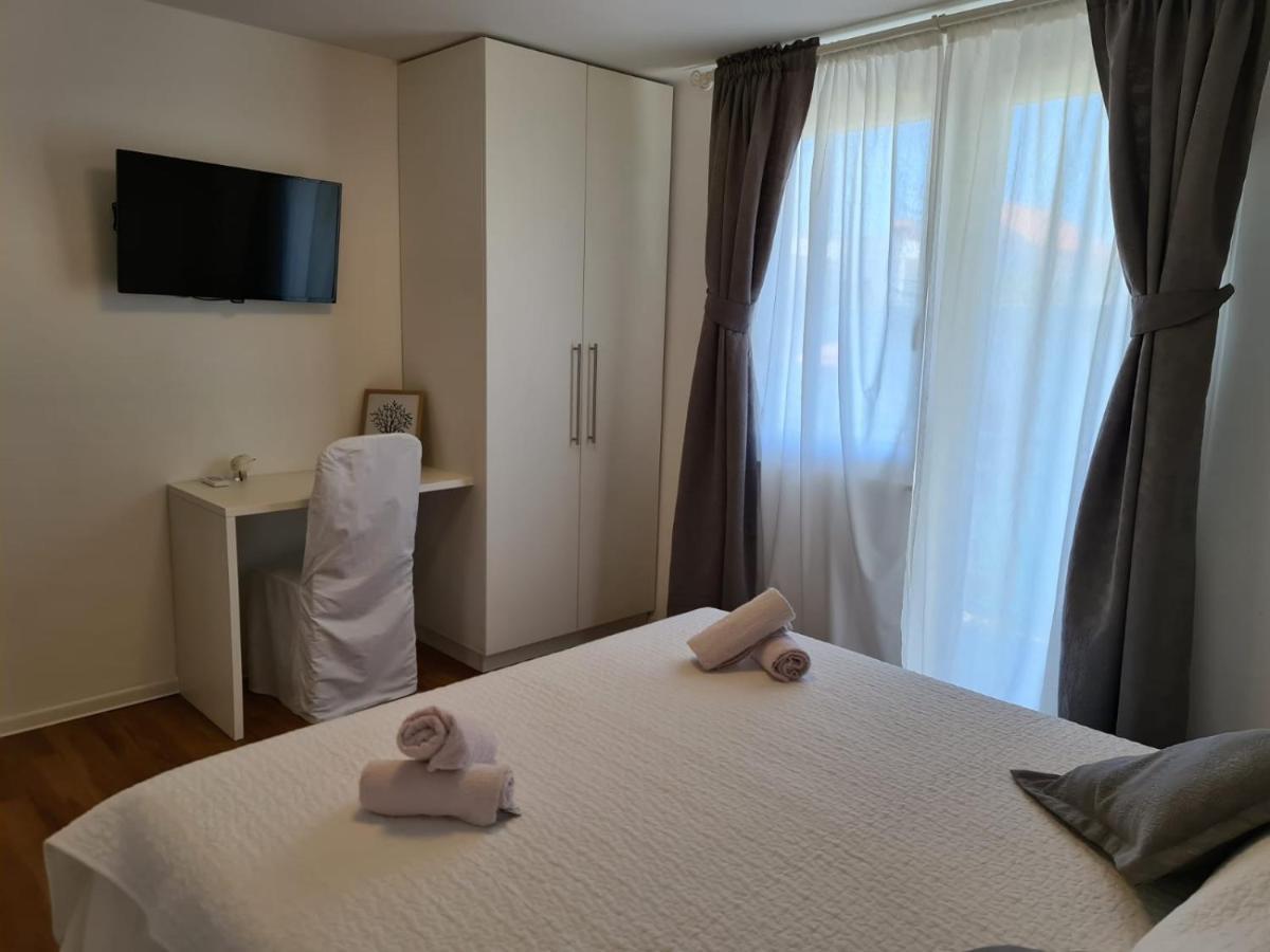 Apartments Juric Brodarica  Exterior photo